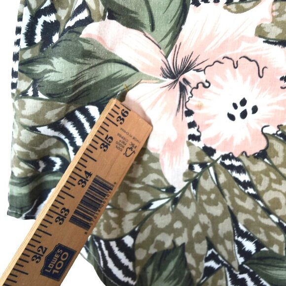 C, Mon Vintage Hawaiian Shirt Size Small USA Made Floral Jungle Camp Collar - Picture 2 of 7
